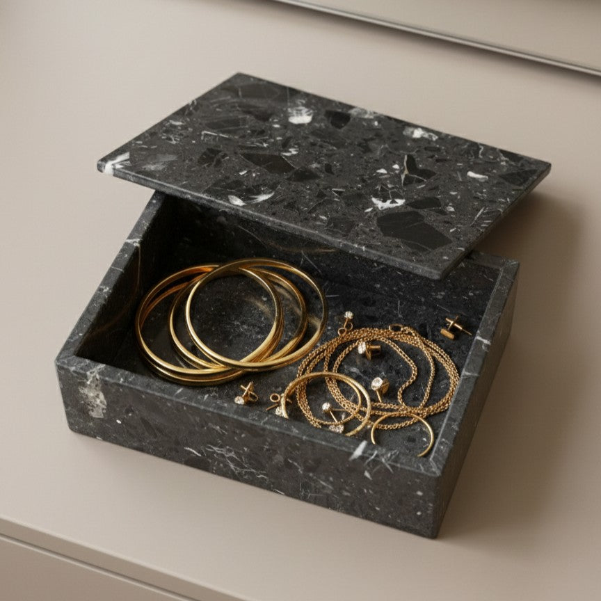 Multiuse Box With Lid